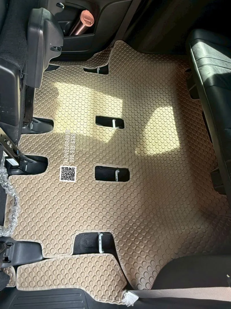 พรมกระดุม ปูพื้นรถยนต์ Honda BRV 7ที่นั่ง กระดุมสีครีม