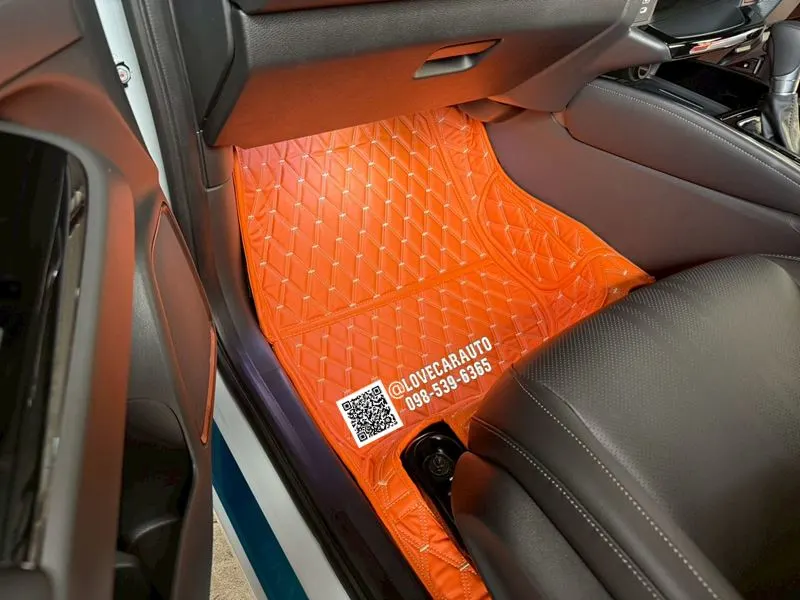 พรมปูพื้นรถยนต์ 6D Honda HRV 2025 พรม VVIP ด้ายคู่ สีส้มด้ายทอง