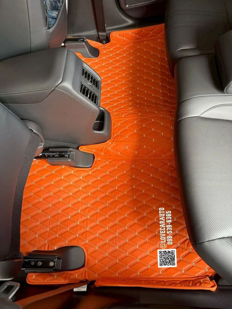 พรมปูพื้นรถยนต์ 6D Honda HRV 2025 พรม VVIP ด้ายคู่ สีส้มด้ายทอง