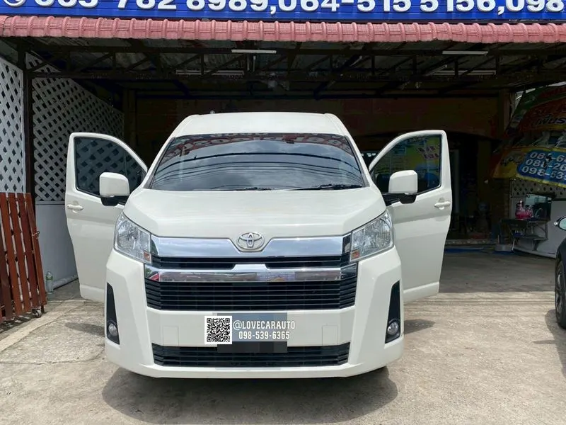 พรมรถตู้ Toyota Commuter 2025 ดัดแปลง