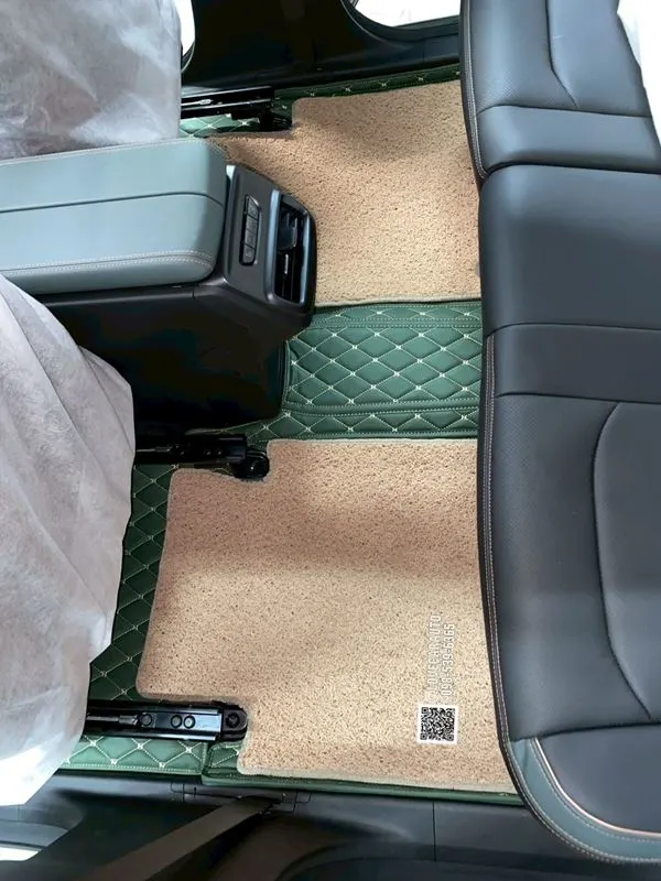 พรมปูพื้นรถยนต์ Geely Riddara 7D สีเขียวด้ายทอง เสริมดักฝุ่นสีครีม