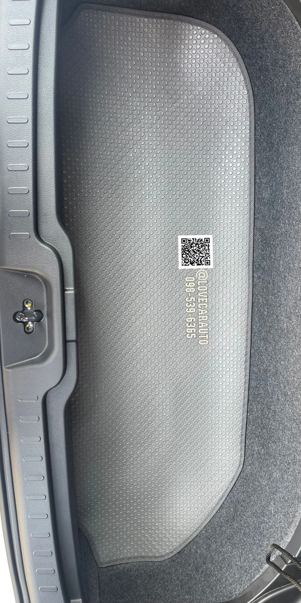 พรมปูพื้นรถยนต์ Nissan SERENA S-Hybrid Highway Star (C27) กระดุมเล็กสีเทา