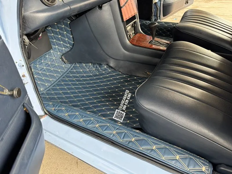 พรมปูพื้นรถยนต์ Benz 200 w114