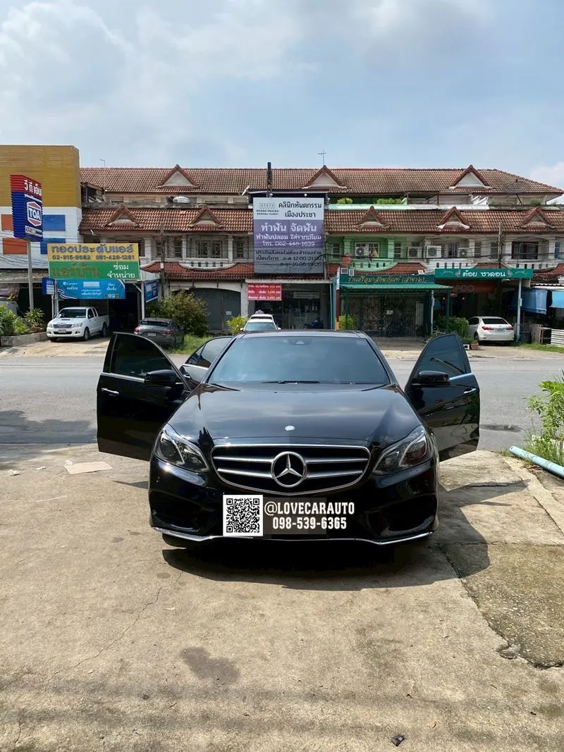 พรมปูพื้นรถยนต์6D Benz W212 สีดำด้ายทอง เคฟล่า