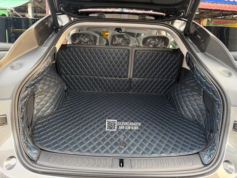 พรมปูพื้นรถยนต์ 6D MG IM6 VVIP ด้ายคู่สีดำด้ายน้ำเงิน