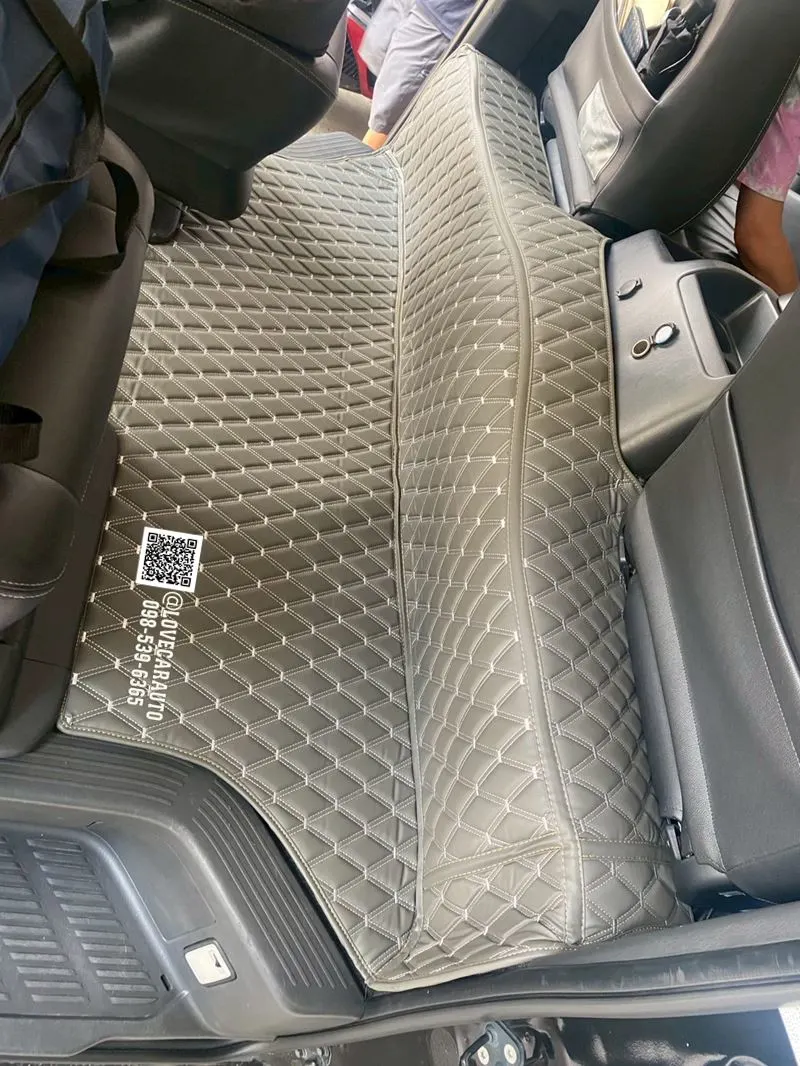 พรมปูพื้นรถยนต์ 7D Toyota Ventury ดัดแปลง สีเทา+ไวนิลเทาVVIP