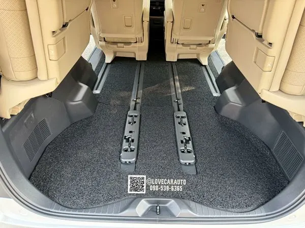 พรมปูพื้นรถยนต์ Toyota Alphard ไวนิลสีดำ