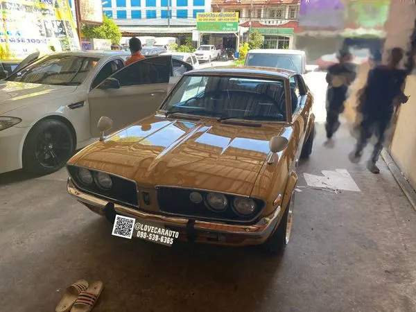 พรมปูพื้นรถยนต์ Toyota mark ii 1975 กระดุมเล็กสีดำ