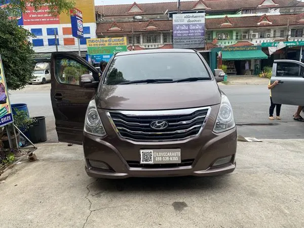 พรมรถรถตู้ Hyundai H1 Deluxe ดัดแปลง pvc น้ำตาล