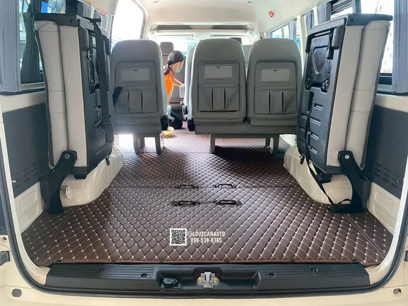 พรมรถตู้ Toyota Commuter 2025 ดัดแปลง