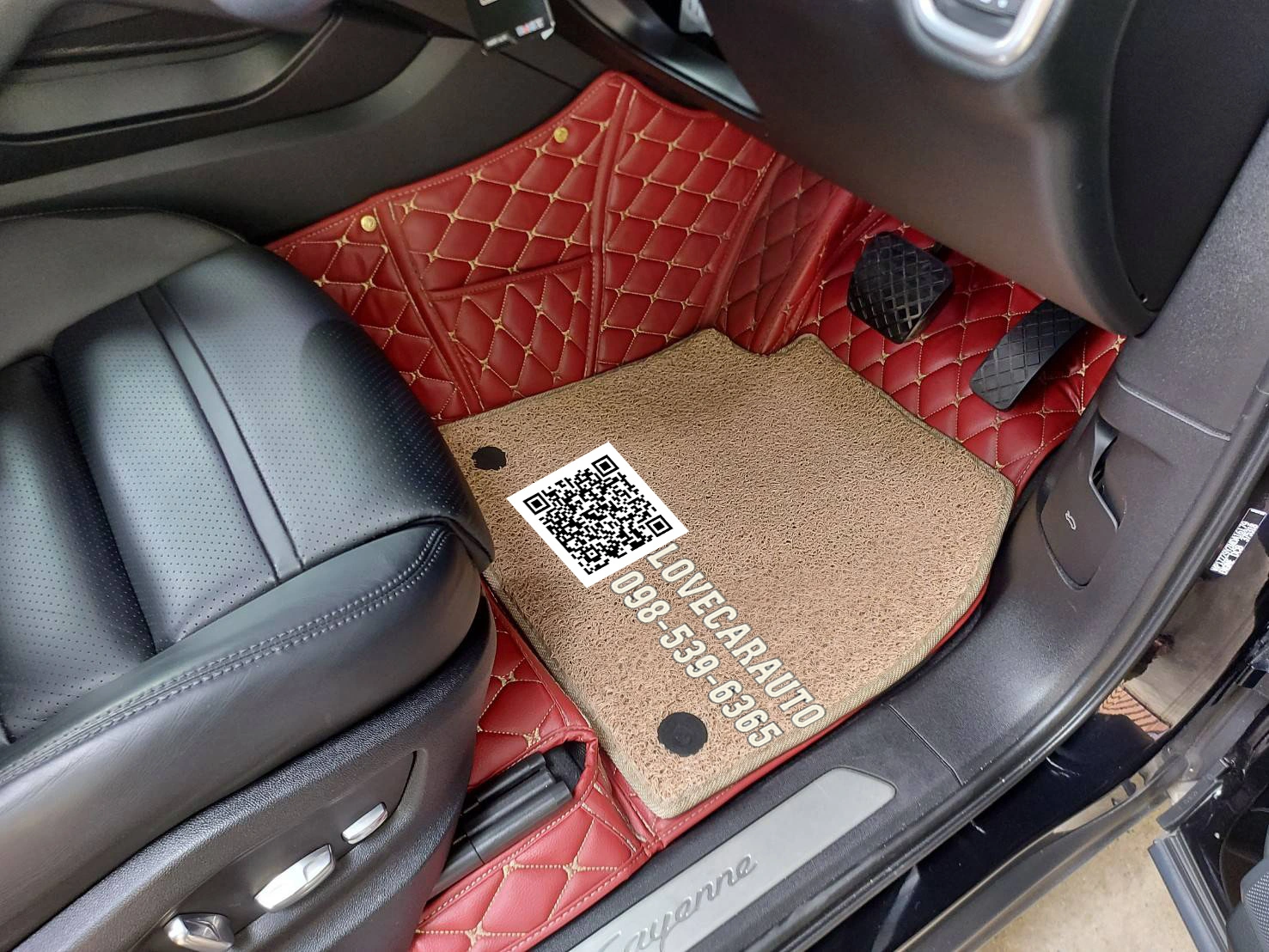 พรมรถยนต์ 7D Porsche Cayenne 2021 สีแดงไวน์ + ไวนิลครีม