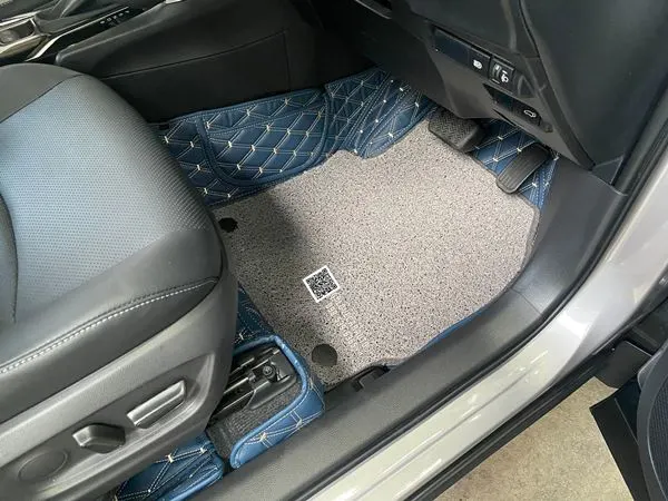 พรมปูพื้นรถยนต์ 7D Toyota Cross สีน้ำเงิน + เทา