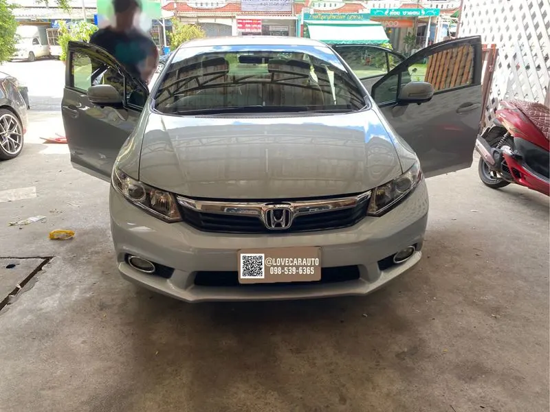 พรมปูพื้นรถยนต์ Honda Civic FB 2013 สีดำด้ายทอง