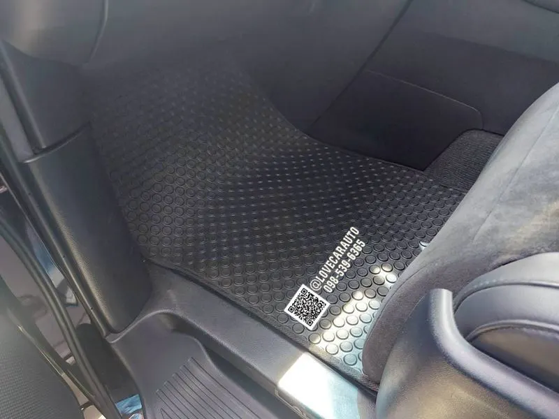 พรมรถตู้ Toyota Alphard 2019 กระดุมสีดำ PVC