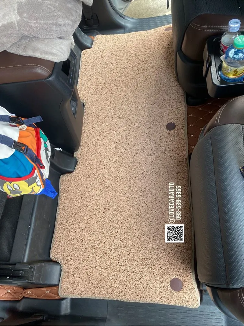 พรมปูพื้นรถยนต์ 7D Toyota Innova Zenix สีน้ำตาล+ไวนิลสีครีม