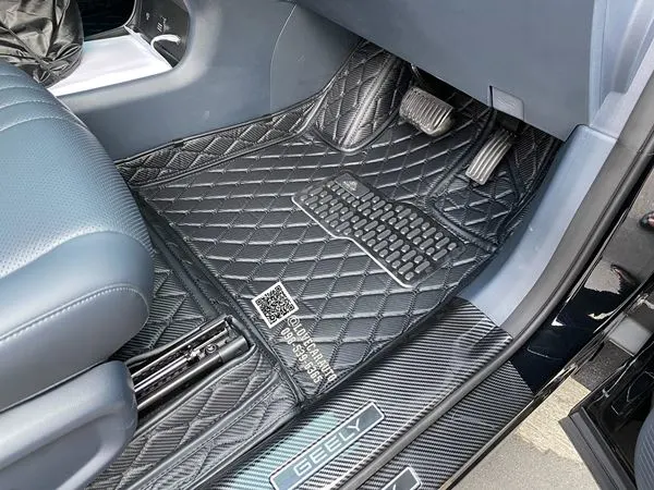พรมปูพื้นรถยนต์ GEELY EX5 สีดำด้ายดำ ลายเคฟล่า