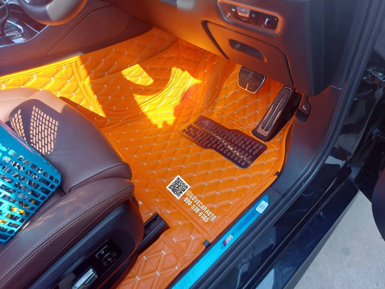 พรมปูพื้นรถยนต์ Bmw X6 2023 สีส้มด้ายทอง