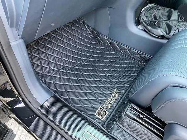 พรมปูพื้นรถยนต์ GEELY EX5 สีดำด้ายดำ ลายเคฟล่า