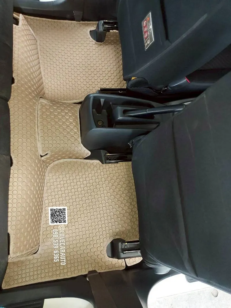 พรมกระดุมปูพื้นรถยนต์ TOYOTA AVANZA กระดุมสีครีม