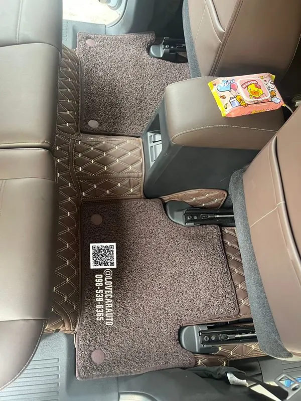 พรมปูพื้นรถยนต์ 7D Mitsubishi Pajero sport 2025 สีกาแฟ+ไวนิลน้ำตาล