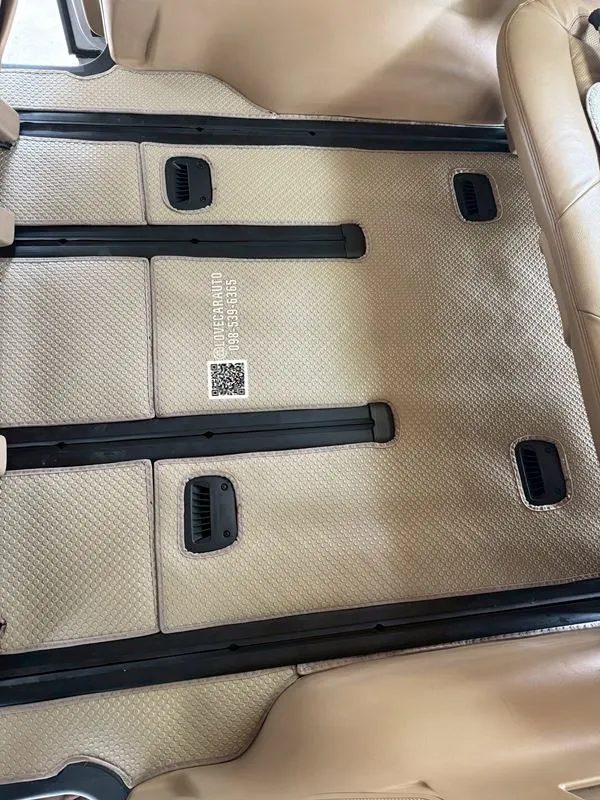 พรมปูพื้นรถยนต์ Hyundai starlex vip ปี2003 ดัดแปลง พรมกระดุมเล็กสีครีม ไวนิลสีครีม