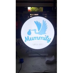 ป้ายตู้ไฟวงกลม ป้ายกล่องไฟวงกลม ป้ายหน้าร้าน Mummily FAMILY FIRST