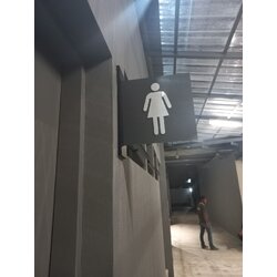 ป้ายห้องน้ำอะคริลิคและโลหะ งานห้องน้ำหญิง