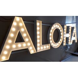 ป้ายไฟปิงปอง "ALOHA" | ป้ายตัวอักษรลอยสุดคลาสสิก สไตล์ Hollywood Retro สว่างละมุน ดึงดูดทุกสายตา