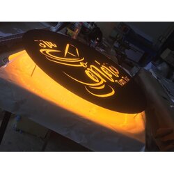 ป้ายไฟวินเทจ งานเลเซอร์โลหะไฟออกหลัง งานตำต่อ