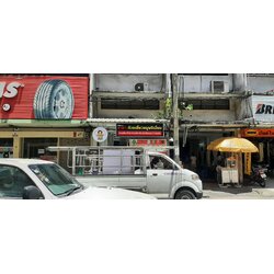 ป้ายกล่องไฟขาห้อยยึดลงจากกันสาดลูกค้า งานชามาก๋วยเตี๋ยวหมูพรีเมี่ยม