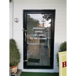 ไดคัทสติกเกอร์ขาว ติดลงบนกระจก งานเปิดบริการ