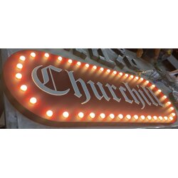 ป้ายไฟปิงปอง “Churchill” | ป้ายตัวอักษรนูนโทนคลาสสิก พร้อมกรอบหลอดไฟหัวกระสุน สไตล์อังกฤษวินเทจ