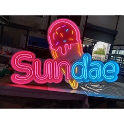 ป้ายไฟนีออน Sundae ป้ายไอศกรีมสุดน่ารัก ดึงดูดลูกค้าให้หยุดมองทันที 🍦✨