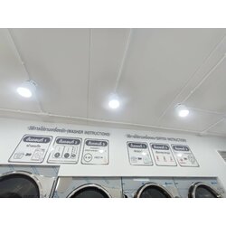 ป้ายอะคริลิค ติดกำแพง ร้านซักผ้าหยอดเหรียญ