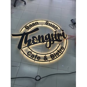 ป้ายไฟLEDซิ้งค์พ่นสีดำไฟออกหลัง งานบ้านสวนทองสิริคาเฟ่แอนด์บิสโต