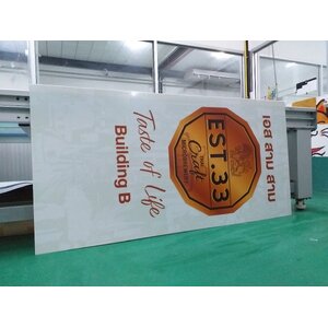 งานป้ายพิมพ์สติกเกอร์ลงบนแผ่นอะคริลิคสี่เหลี่ยม ป้าย เอส สาม สาม