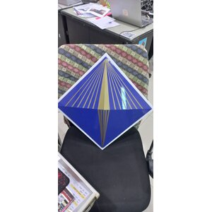 งานป้ายสติกเกอร์ติดลงบน โมเดลอะคริลิคสามมิติ