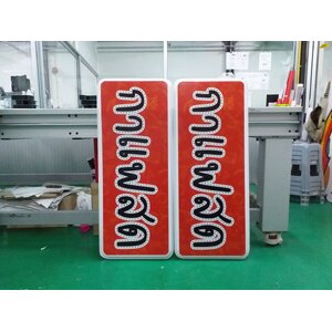 งานปริ้นท์สติกเกอร์ติดลงบนฝาปั๊มนูน งานกาแฟสด