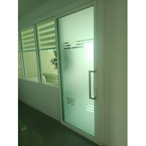 งานตัดสติกเกอร์ฝ้าติดกระจกสำนักงาน ติดสติกเกอร์ฝ้าออฟฟิศ งานพิมพ์สติกเกอร์ฝ้า