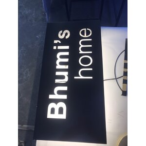 ป้ายวินเทจ เลเซอร์เหล็กพับไฟออกหลัง งานBhumi's home