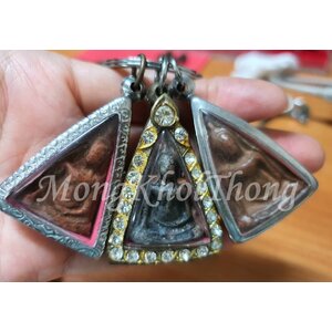 พระนางพญา 南帕亞(女皇佛)