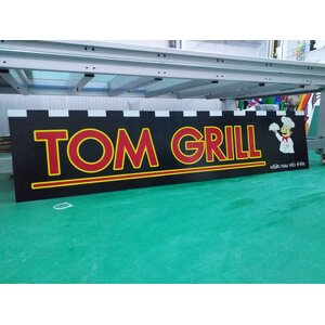 รับทำป้ายร้านอาหาร ป้ายอะคริลิค ป้ายTOM GRILL