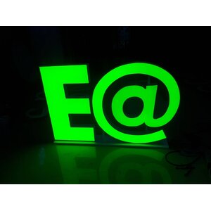 งานป้ายตัวอักษรออกไฟแอลอีดีสีเขียว งานE@