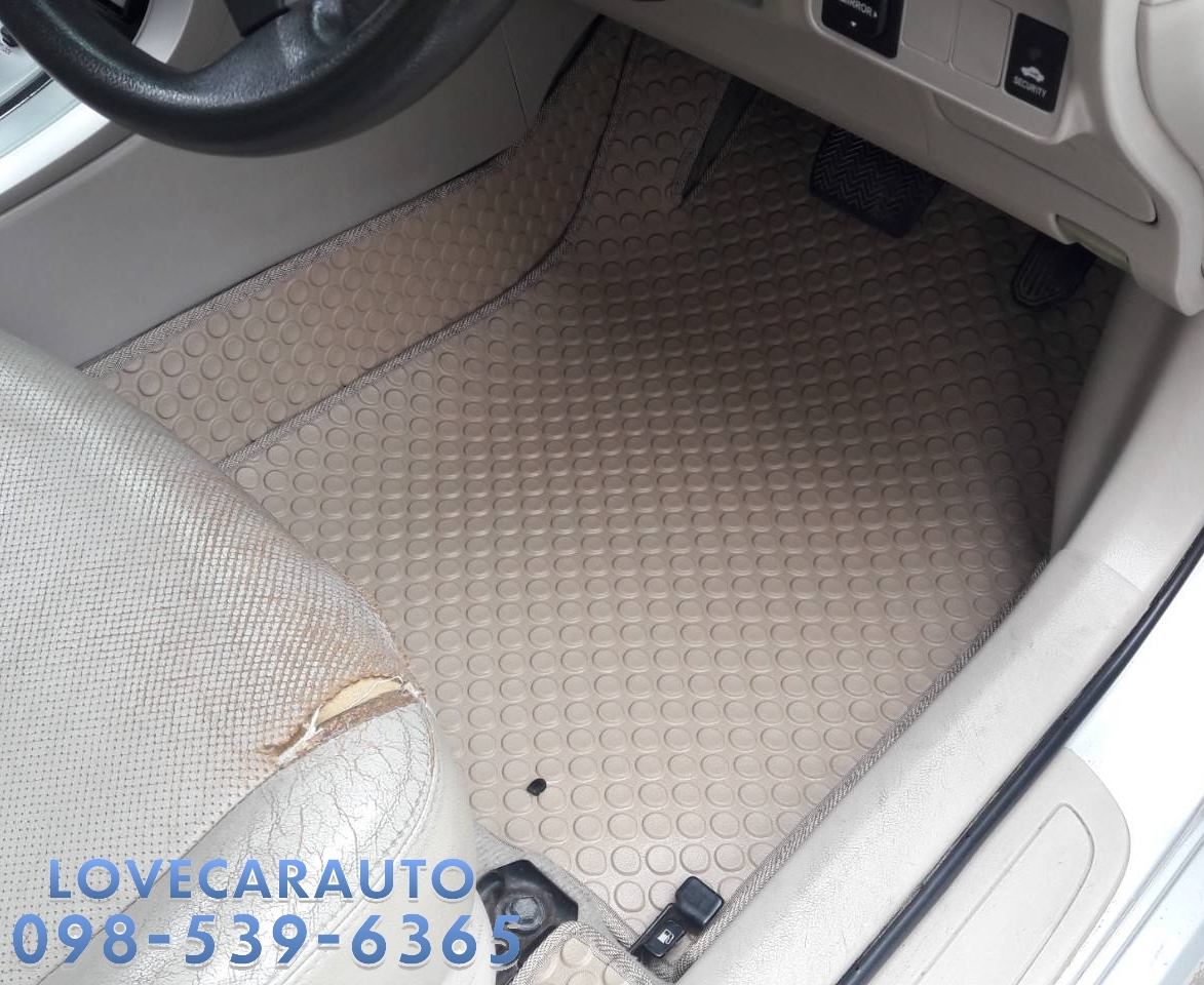 พรมรถยนต์ toyota Altis 2014 กระดุมครีม