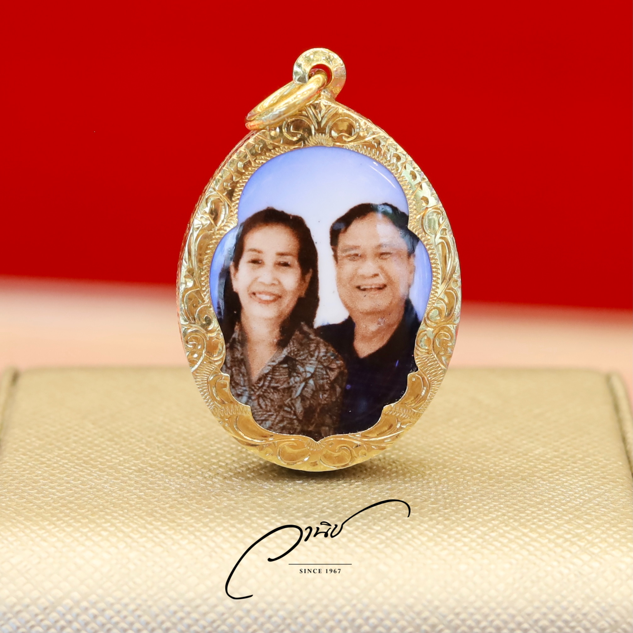 รับทำล็อกเก็ตเลี่ยมกรอบทอง ล็อกเก็ตรูปภาพ ล็อกเก็ตพ่อแม่ จี้รูปภาพ จี้พ่อแม่ เลี่ยมกรอบทองคำGold Locket By WANICH JEWELRY