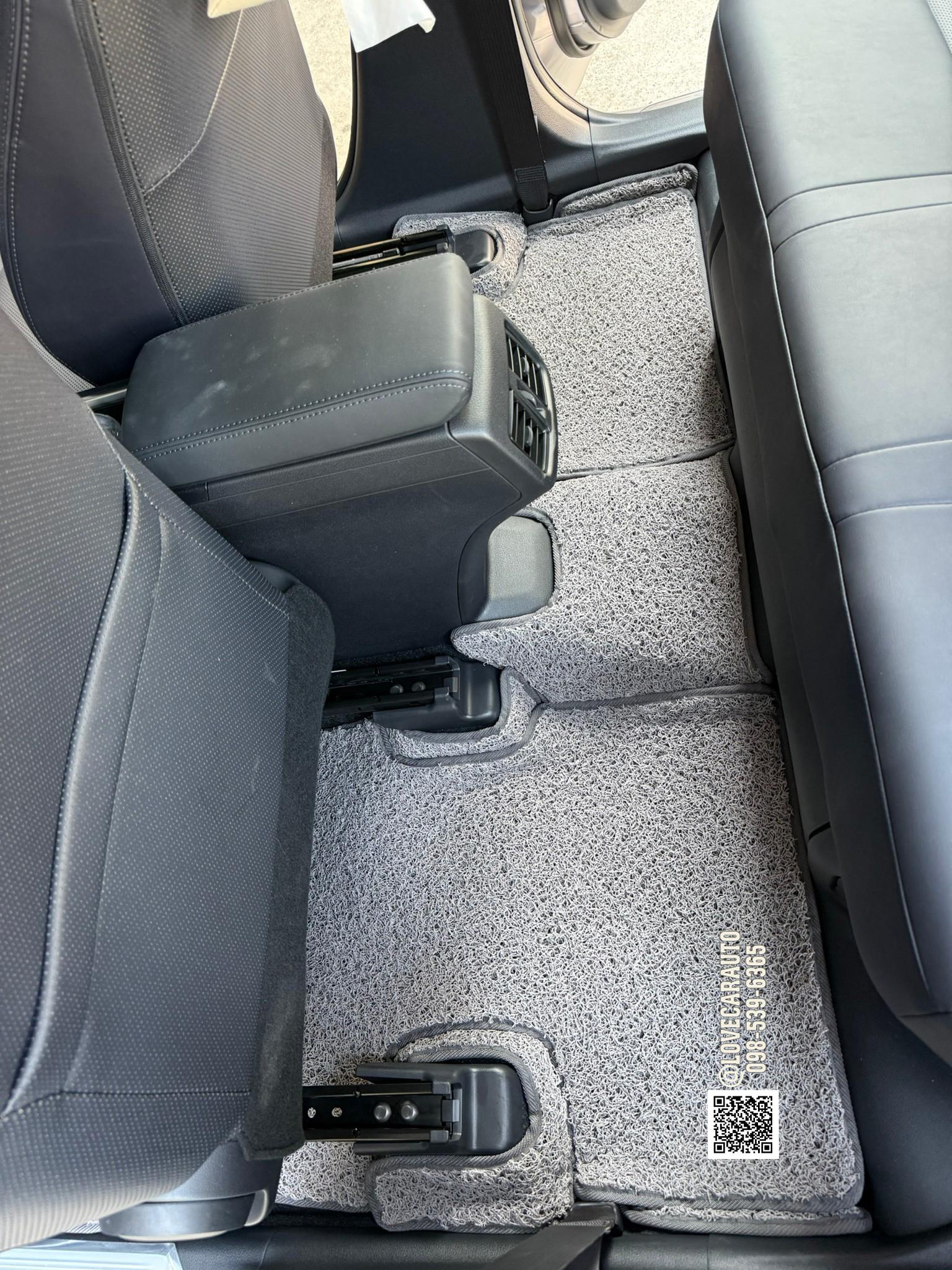 พรมปูพื้นรถยนต์ toyota yaris cross พรมดักฝุ่นสีเทา