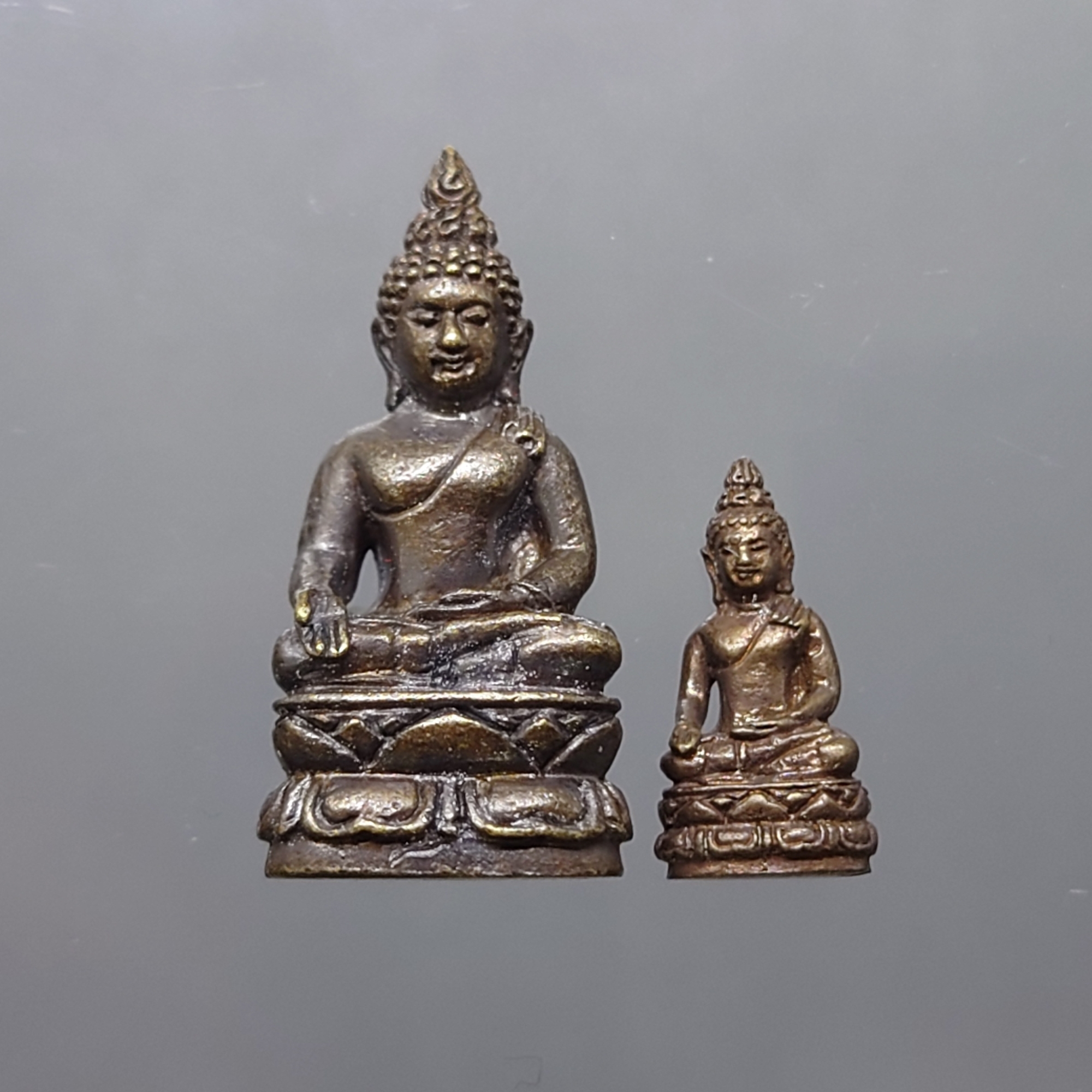 พระกริ่ง พระชัยวัฒน์ ไพรีพินาศ เนื้อโลหะรมดำ รุ่นพระชันษาครบ 100 ปี ญสส (รุ่นสำนักเลขาพระสังฆราช สร้าง) วัดบวรนิเวศวิหาร ปี2556 พร้อมตลับเดิม