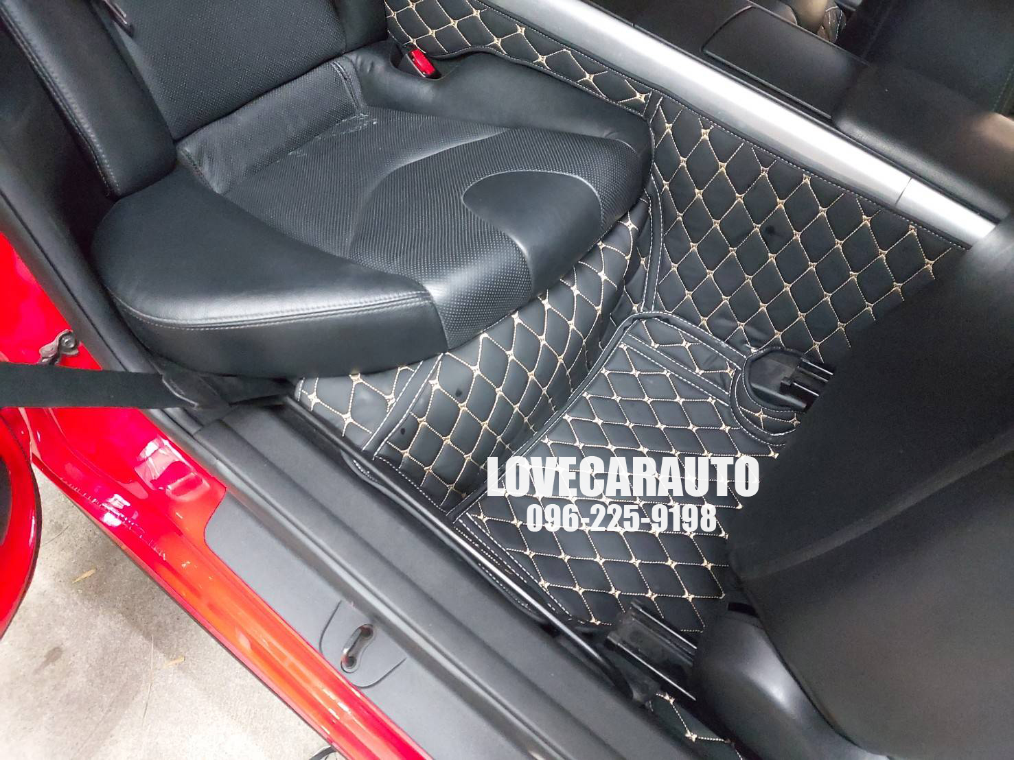 พรมปูพื้นรถยนต์ 6D Mazda Rx 8 สีดำด้ายทอง+แผ่นท้ายสีแดงไวน์