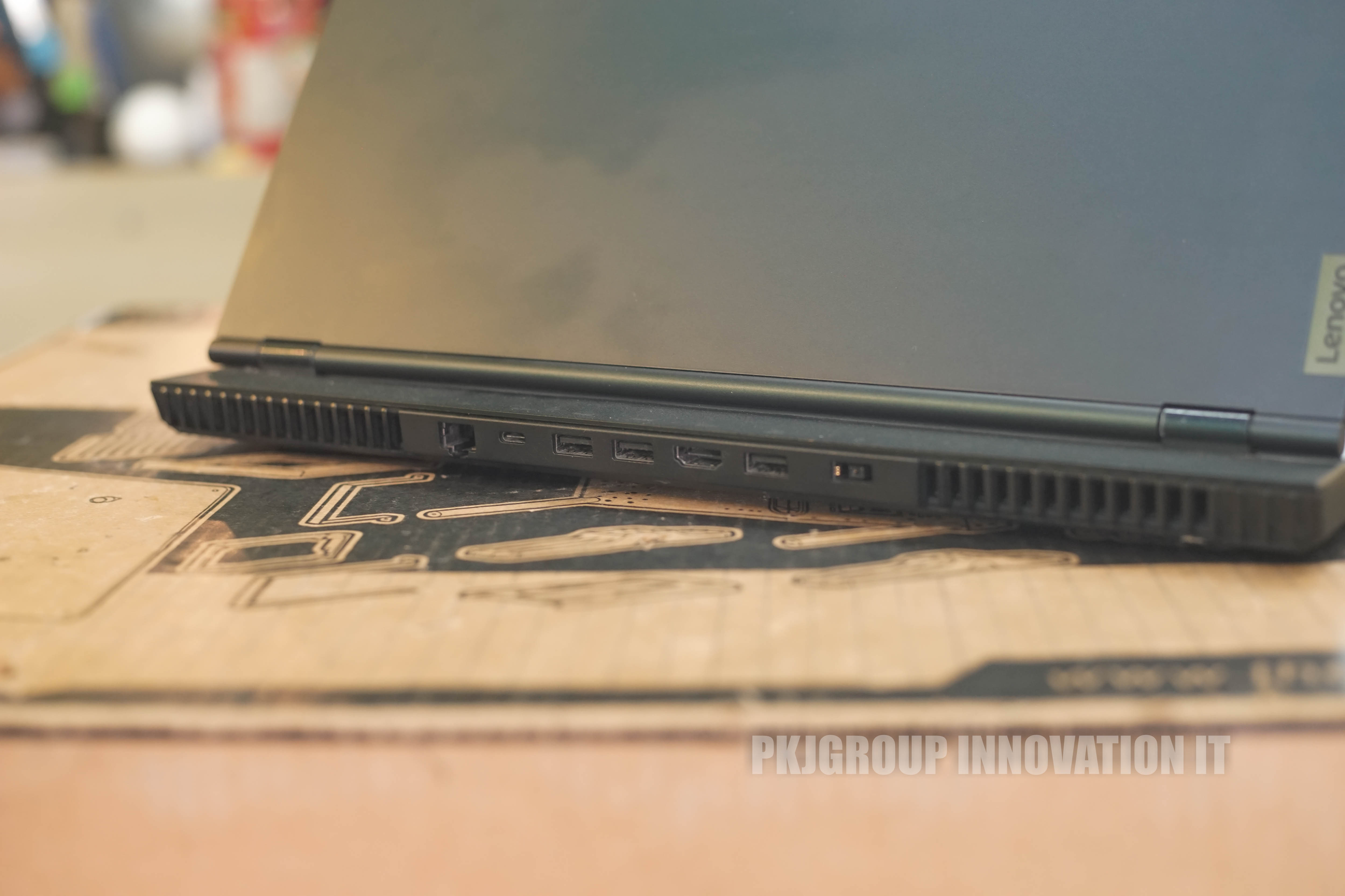 โน๊ตบุ๊คเล่นเกมมือสอง Lenovo legion 5 15ACH6H-82JU000ETA Ryzen 7 5800H RAM 16 GB M.2 2 ตัว RTX3060