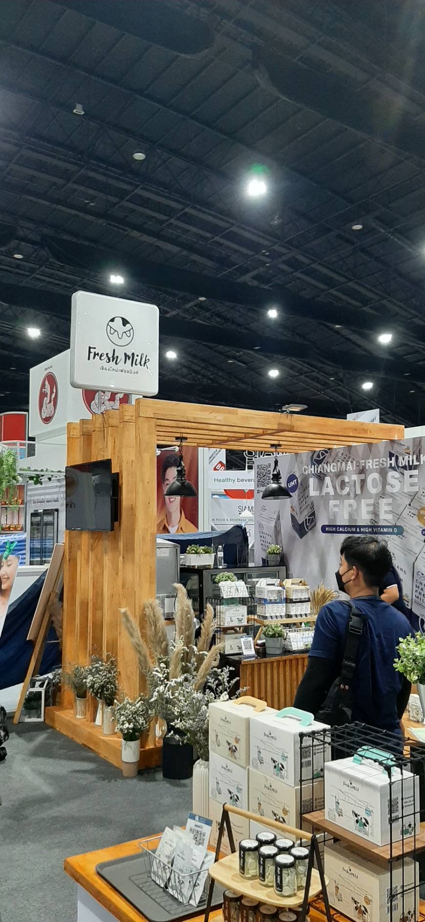 รับทำป้ายกล่องไฟ ป้ายกล่องไฟตามนิทรรศการ ป้ายกล่องไฟคีออส งานFresh Milk
